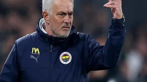 大乐透期号专家双线作战推荐分析，客队胜负悬念