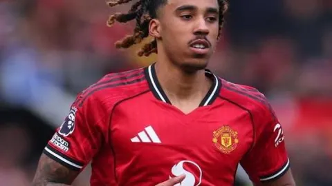 丁俊晖斯诺克大师赛今日开赛：迎战马克·威廉姆斯 2025-01-14